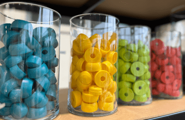 Cache écrous aire de jeux coloris bleu, jaune, rouge ou vert